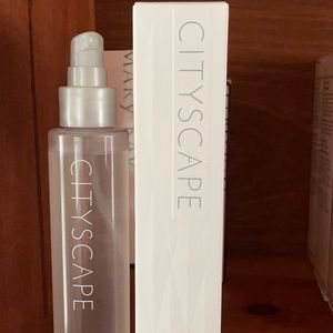Mary Kay Cityscape Silkening Dry Oil Mist